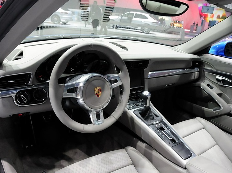 保时捷911 2014款 Targa 4 3.4L中控方向盘图片