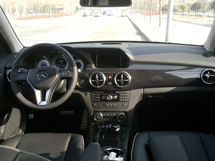 奔驰GLK级 2013款 GLK300 4MATIC 豪华型中控方向盘图片