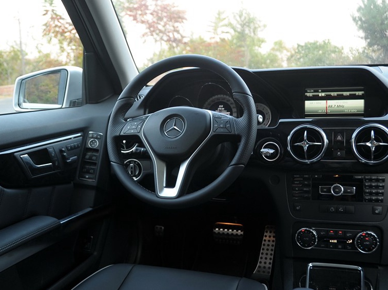 奔驰GLK级 2013款 GLK300 4MATIC 豪华型中控方向盘图片