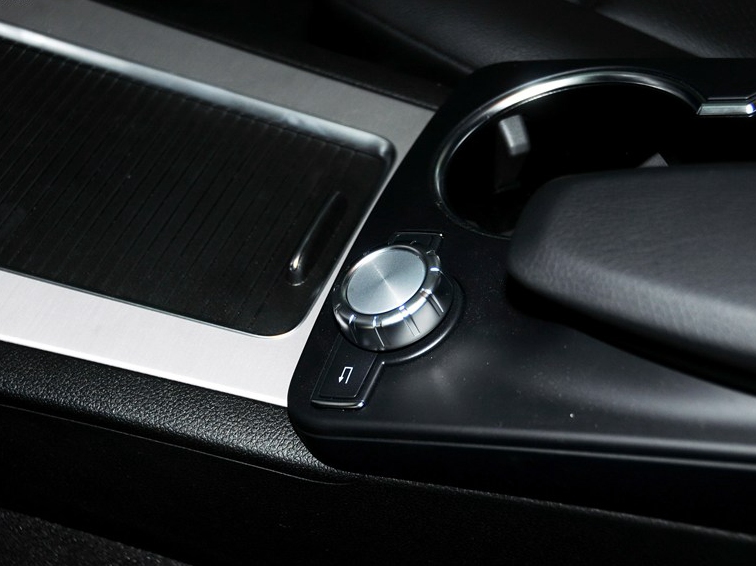 奔驰GLK级 2013款 改款 GLK300 4MATIC 时尚型中控方向盘图片