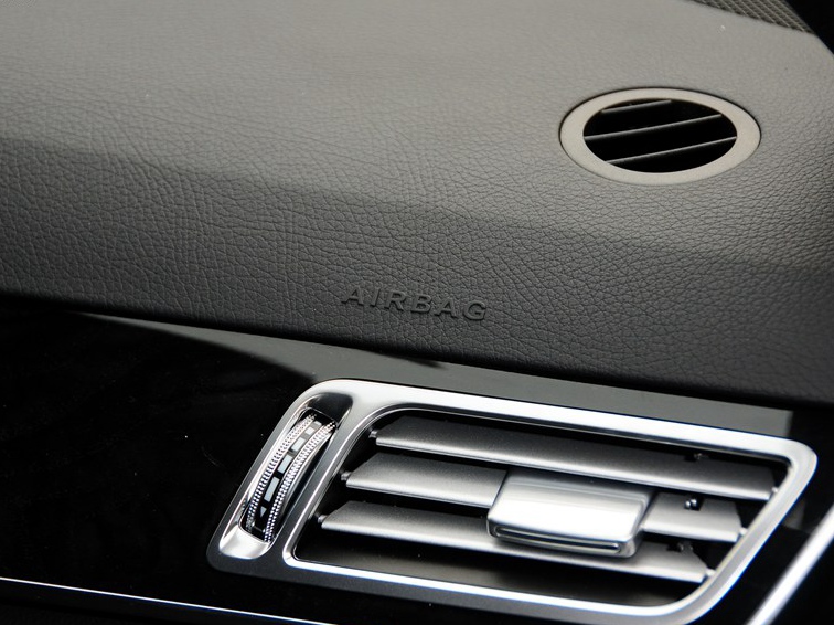 奔驰E级 2014款 改款 E260L 运动豪华型中控方向盘图片