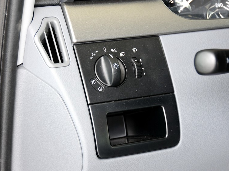 威霆 2011款 2.5L 精英版中控方向盘图片