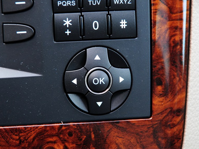 唯雅诺 2012款 3.5L 劲驰版中控方向盘图片