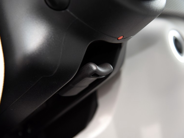 奔驰B级 2015款 B 200 动感型中控方向盘图片
