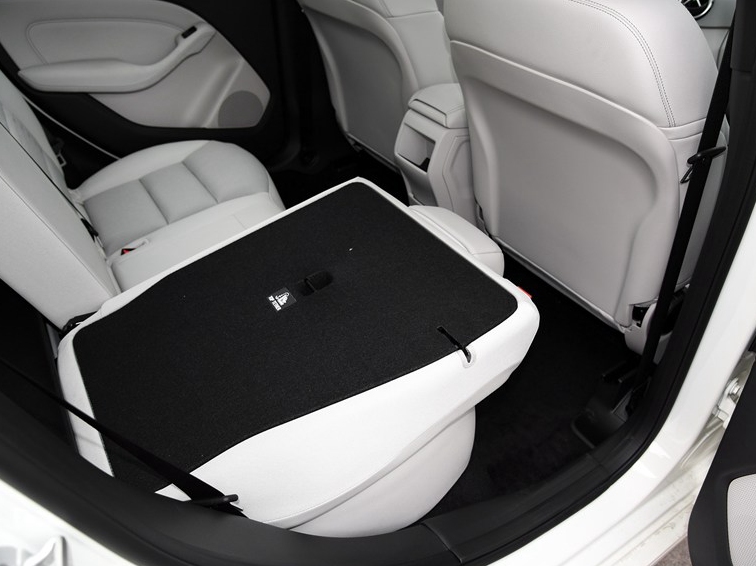 奔驰B级 2015款 B 200 动感型车厢座椅图片
