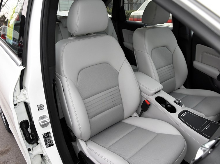 奔驰B级 2015款 B 200 动感型车厢座椅图片