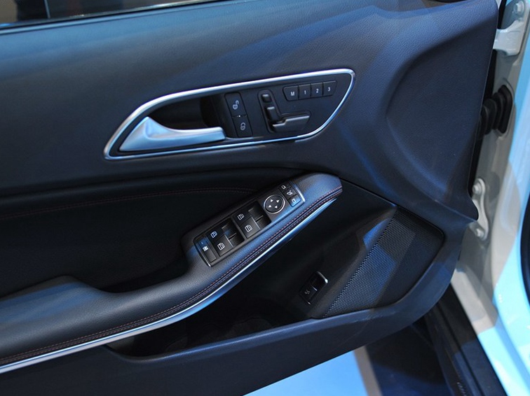 奔驰GLA级AMG 2015款 GLA 45 AMG 4MATIC车厢座椅图片