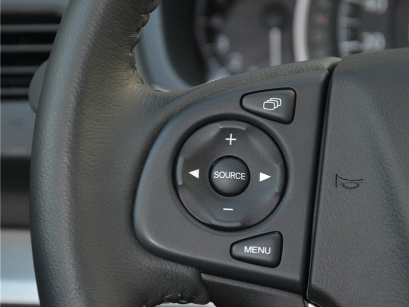 本田CR-V 2013款 2.4L 两驱豪华版中控方向盘图片