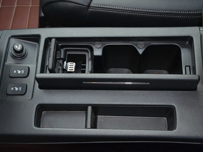 本田CR-V 2013款 2.4L 两驱豪华版中控方向盘图片