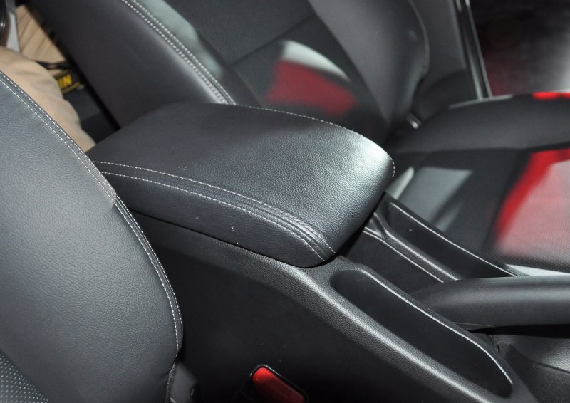 哥瑞 2016款 1.5L CVT豪华版车厢座椅图片