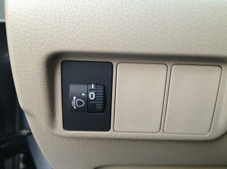 凌派 2013款 1.8L 手动舒适版中控方向盘图片
