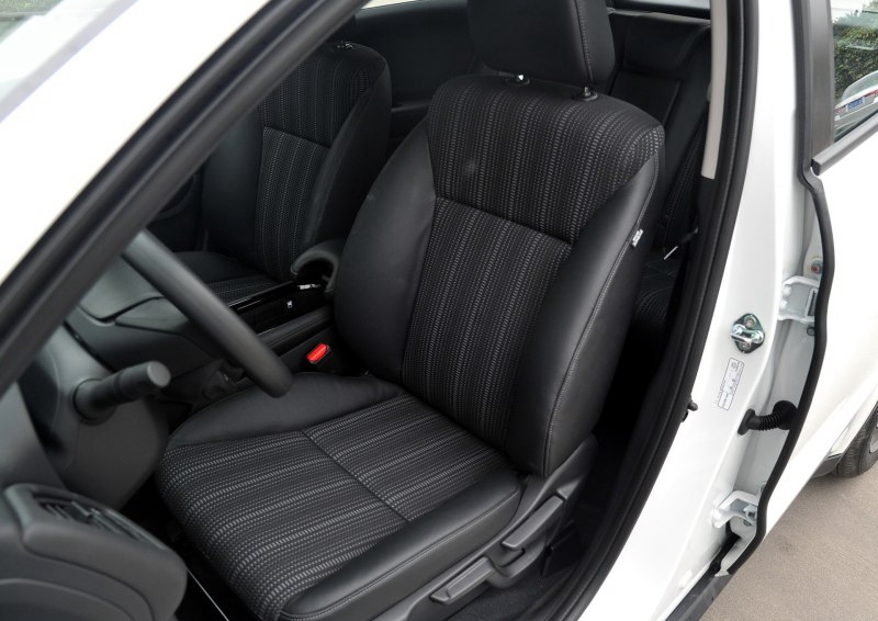 缤智 2016款 1.8L CVT两驱先锋型车厢座椅图片