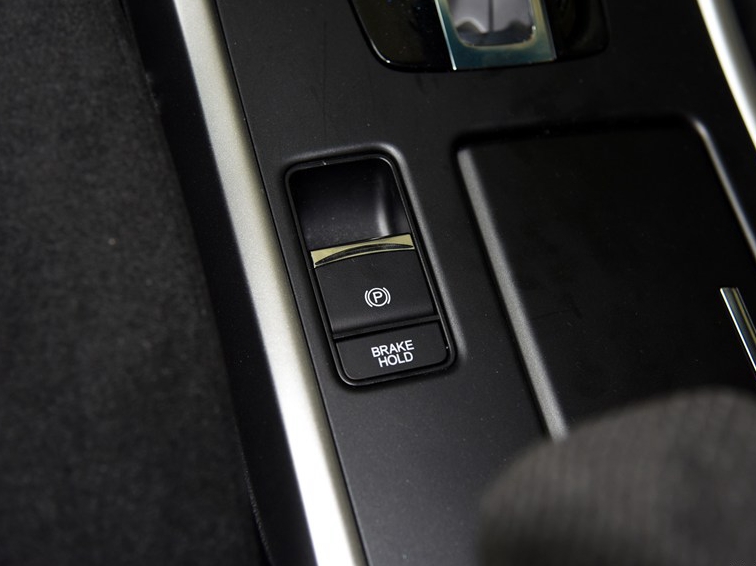 雅阁 2015款 2.0L LX 舒适版中控方向盘图片