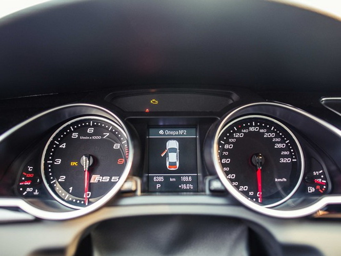 奥迪RS 5 2012款 RS 5 Coupe中控方向盘图片