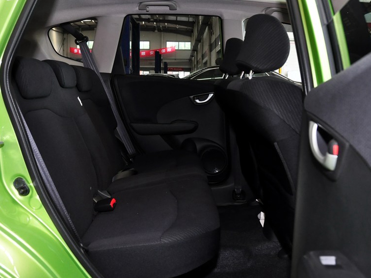 飞度(进口) 2013款 1.3L Hybrid车厢座椅图片