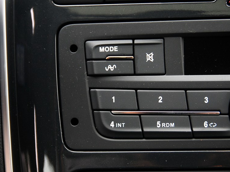 标致308 2014款 乐享版 1.6L 自动风尚型中控方向盘图片