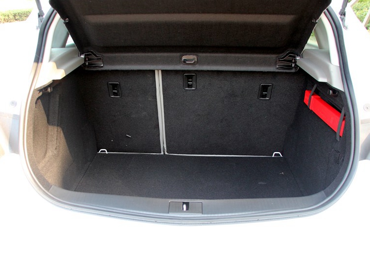 英朗 2013款 XT 1.6L 自动舒适版车厢座椅图片