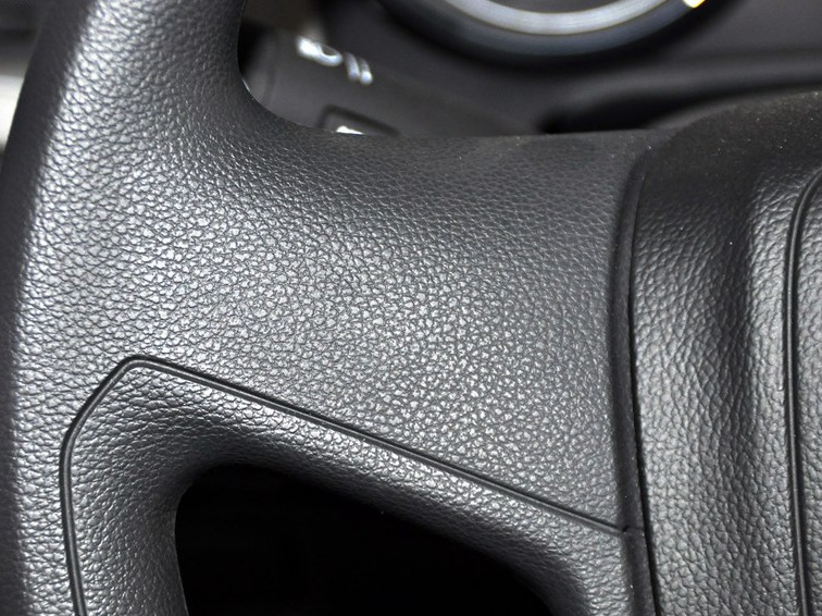 英朗 2014款 XT 1.6L 自动舒适版中控方向盘图片