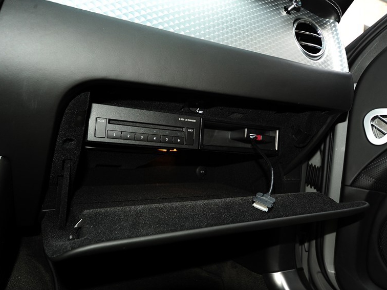 飞驰 2013款 6.0T W12 尊贵版图片10