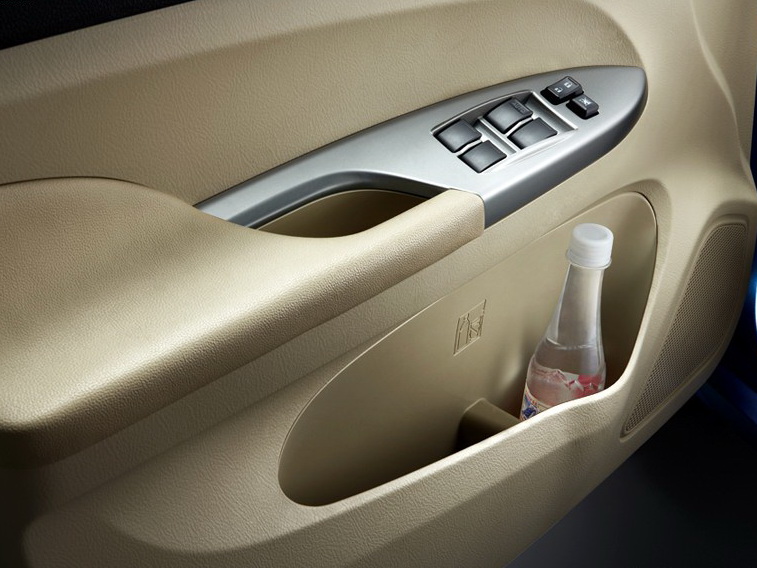 比亚迪F3 2014款 1.5L 自动尊贵型车厢座椅图片