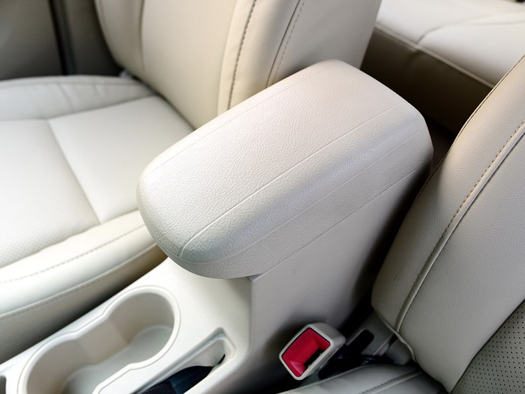 比亚迪F3 2014款 1.5L 手动尊贵型车厢座椅图片
