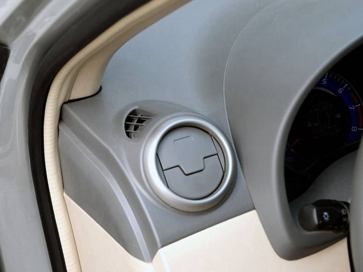 比亚迪G3R 2011款 1.5L 手动尚雅型中控方向盘图片