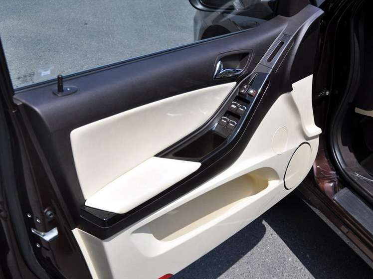 思锐 2013款 1.5TID 自动尊贵型车厢座椅图片