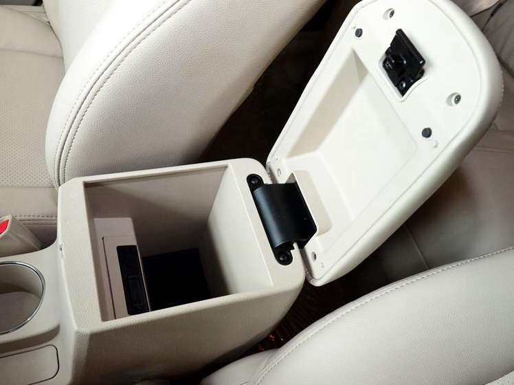 速锐 2012款 1.5TID 自动豪华型车厢座椅图片