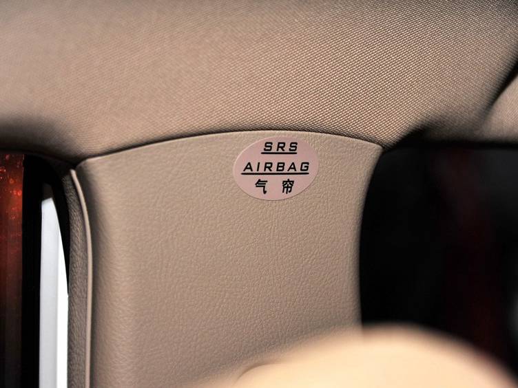 比亚迪S6 2013款 白金版 2.0L 手动尊享型车厢座椅图片
