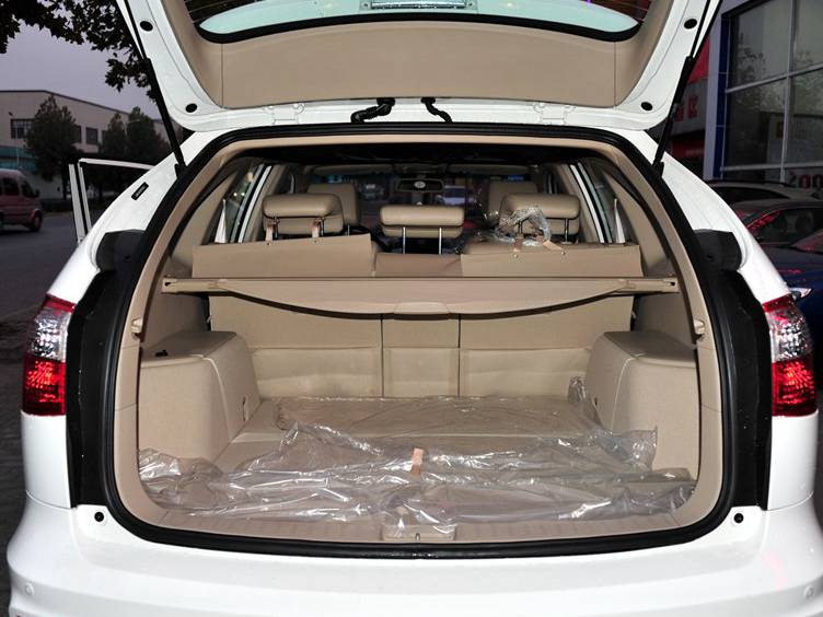 比亚迪S6 2013款 白金版 2.0L 手动尊享型车厢座椅图片