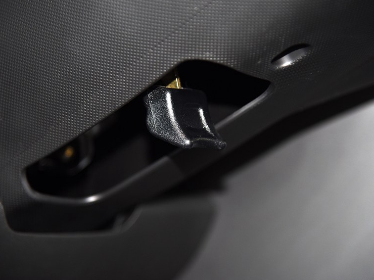比亚迪F0 2015款 1.0L 铉酷型中控方向盘图片