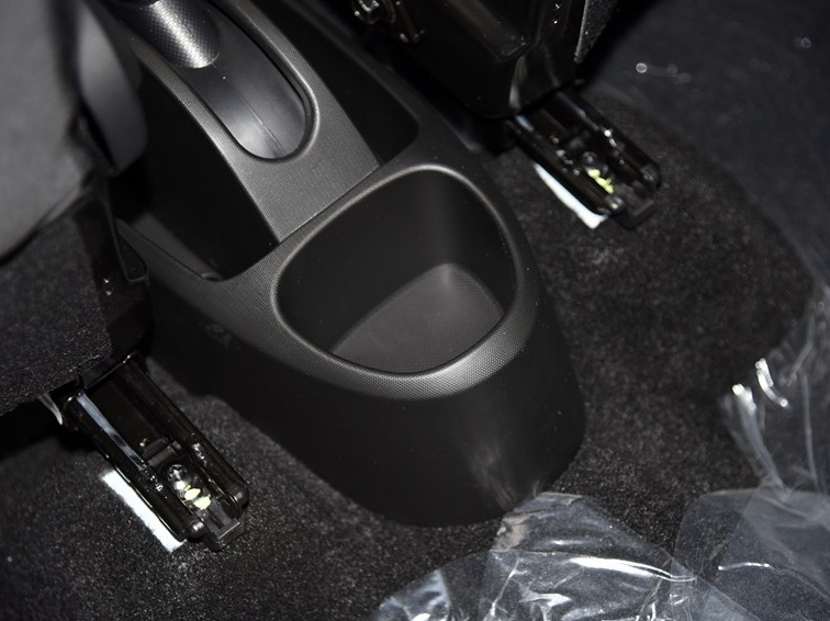 比亚迪F0 2015款 1.0L 铉酷型车厢座椅图片