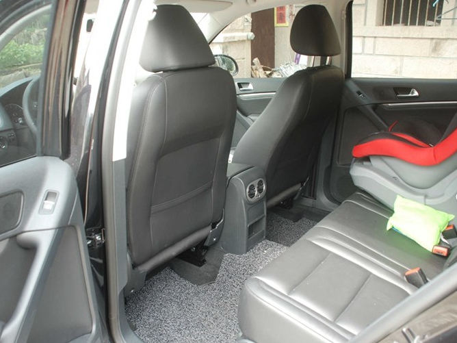 途观 2013款 1.8TSI 自动两驱舒适版车厢座椅图片