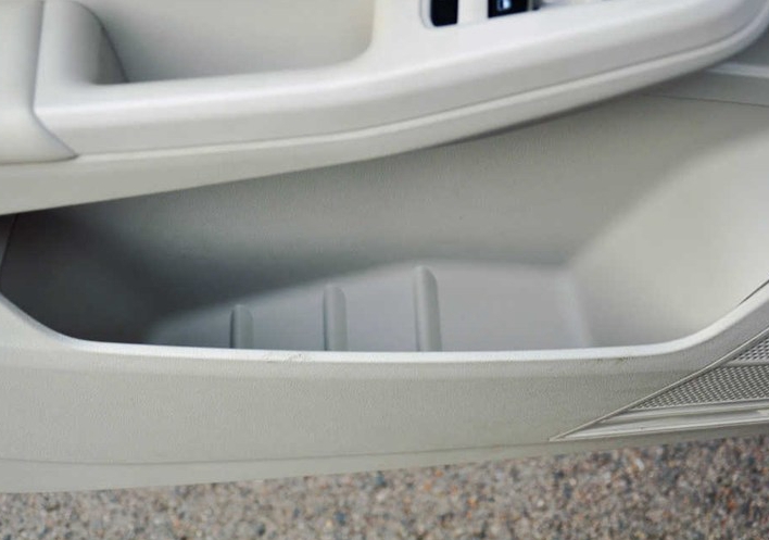 朗行 2015款 230TSI DSG豪华版车厢座椅图片