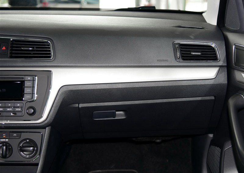 朗逸 2015款 1.6L 手动舒适版中控方向盘图片