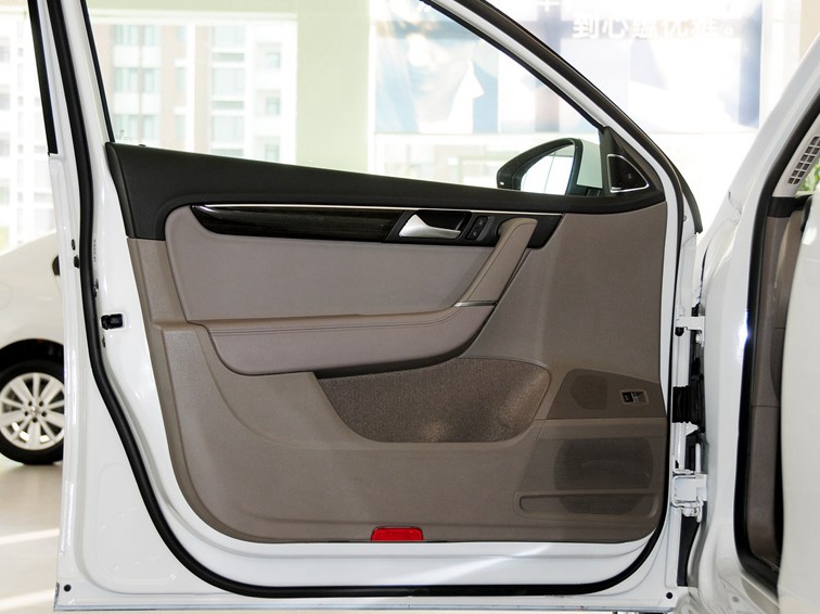 迈腾 2013款 2.0TSI 至尊型车厢座椅图片