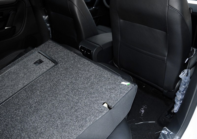 一汽-大众CC 2015款 1.8TSI 尊贵型车厢座椅图片