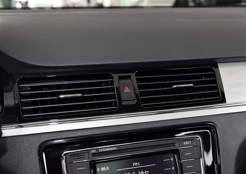 宝来 2015款 质惠版 1.6L 手动舒适型中控方向盘图片