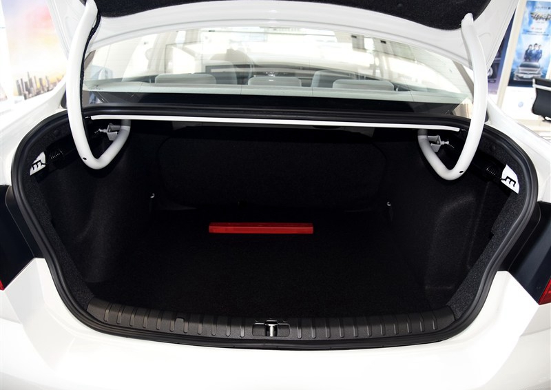 宝来 2015款 质惠版 1.6L 手动时尚型车厢座椅图片