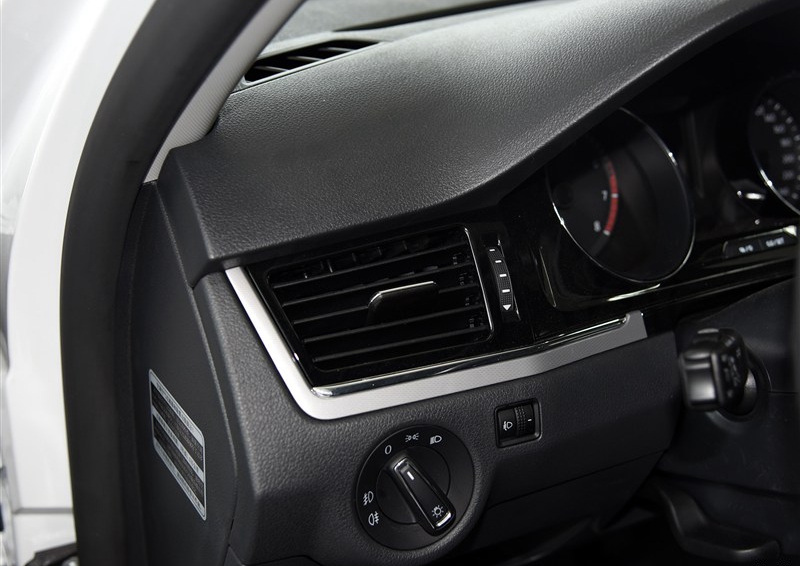 宝来 2015款 质惠版 1.6L 自动舒适型中控方向盘图片