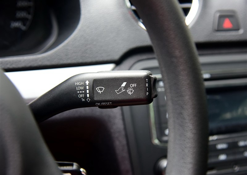 捷达 2015款 质惠版 1.6L 手动舒适型中控方向盘图片