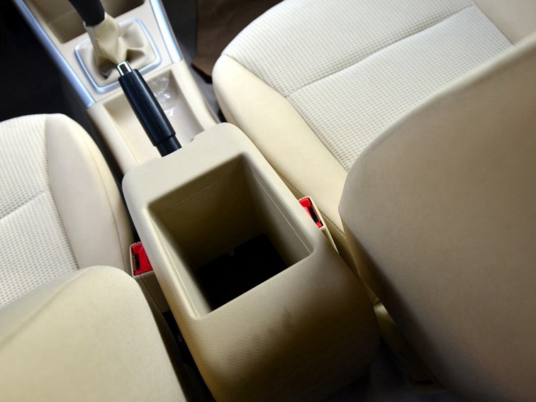 北京汽车E系列 2013款 三厢 1.3L 手动乐天版车厢座椅图片