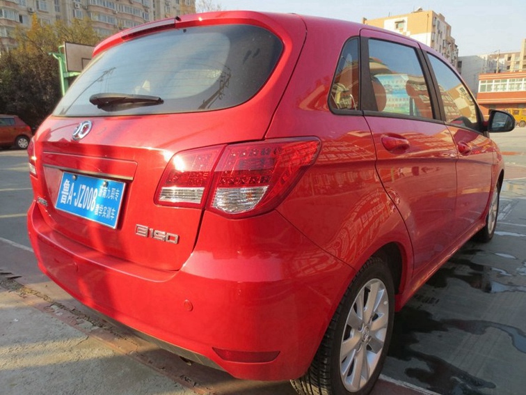 北京汽车E系列 2012款 两厢 1.5L 自动乐享版图片3