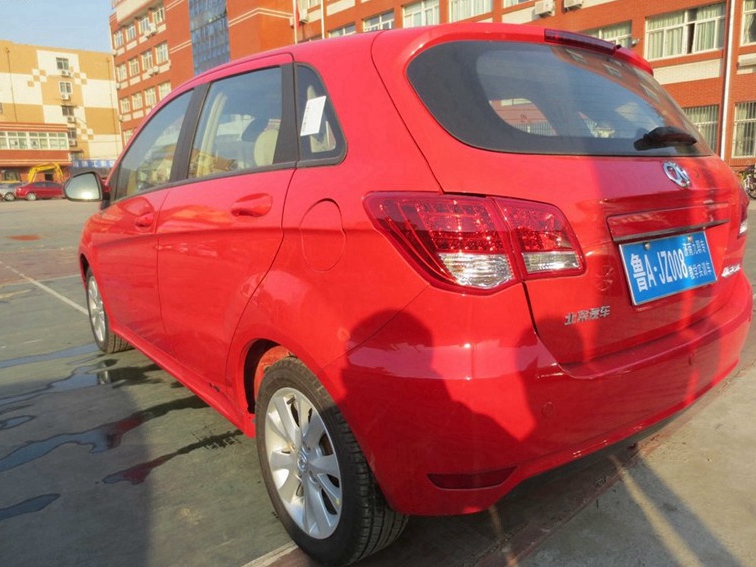 北京汽车E系列 2012款 两厢 1.5L 自动乐享版图片
