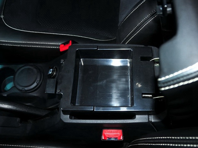 北京40 2014款 2.4L 手动征途版车厢座椅图片