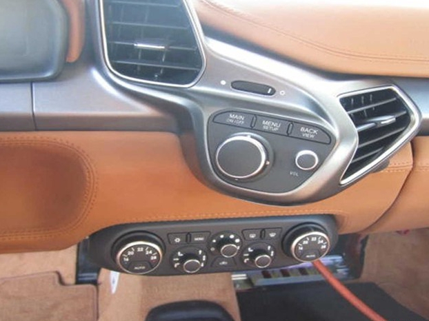 法拉利458 2011款 4.5 Italia中控方向盘图片