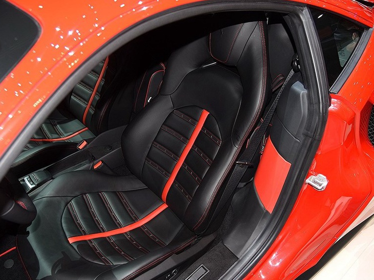 法拉利488 2015款 488 GTB车厢座椅图片