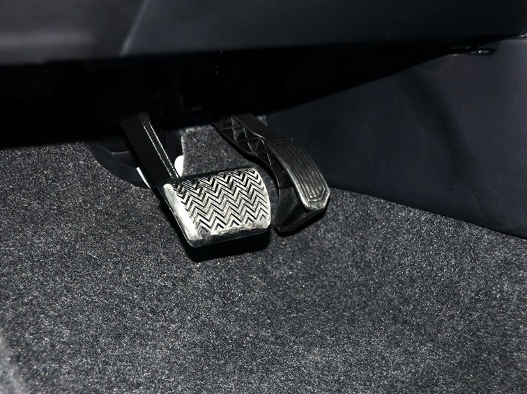 雷凌 2014款 1.8GS CVT精英版车厢座椅图片