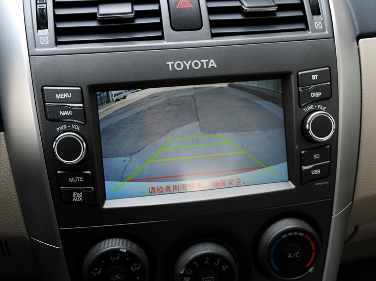 卡罗拉 2013款 特装版 1.6L 自动炫酷型GL中控方向盘图片