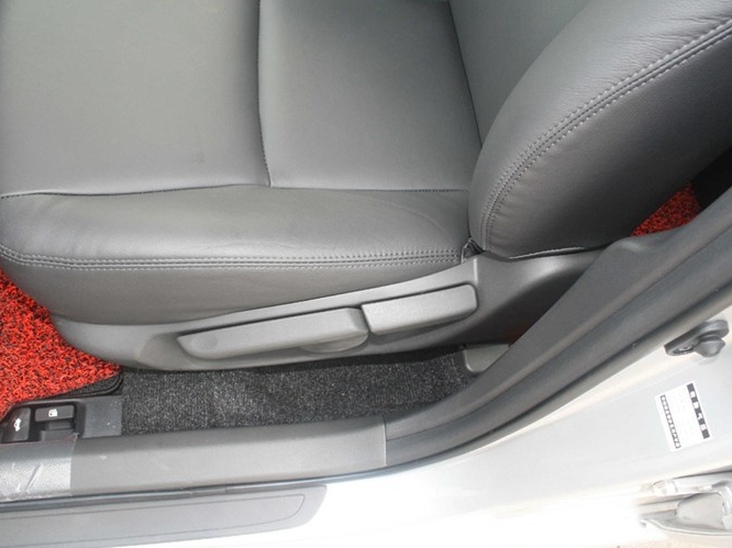 卡罗拉 2013款 特装版 1.8L 手动至酷版GL-i车厢座椅图片
